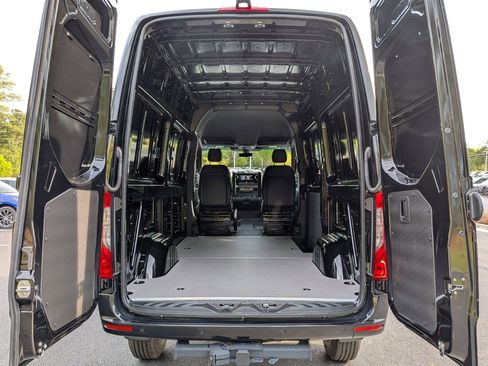 New 2025 Mercedes-Benz Sprinter 2500 image 34