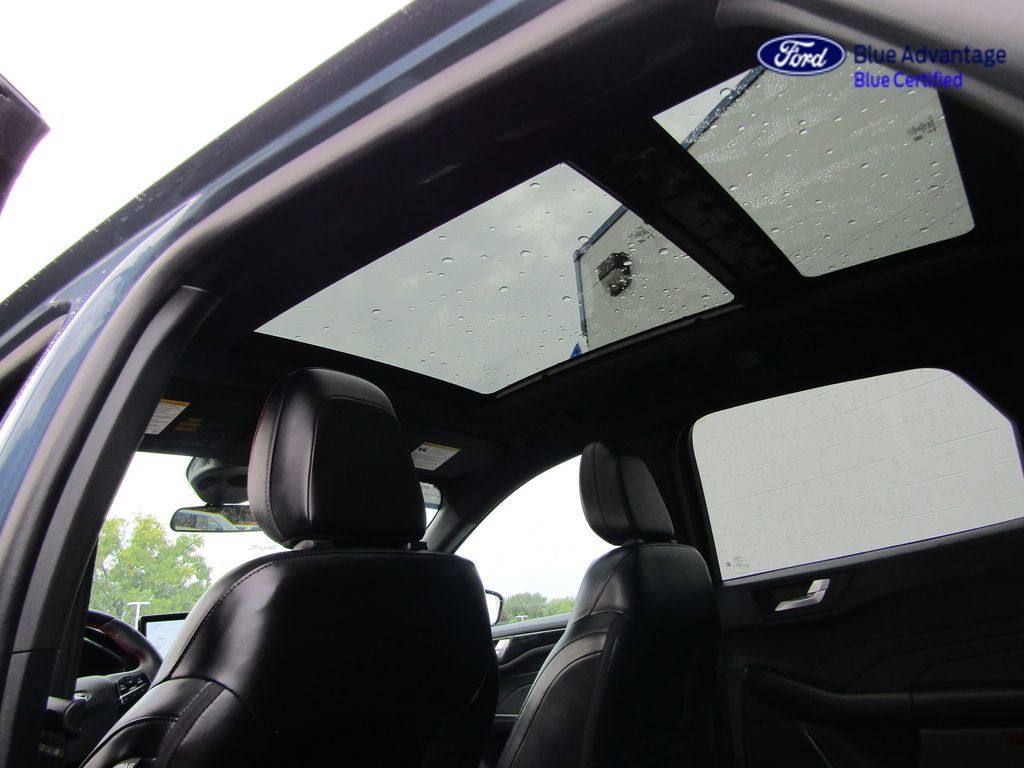 Certified 2025 Ford Escape ST-Line w/ Tech Pack #1 AWD/4WD image 5