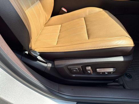 Used 2016 Lexus ES 350 w/ Luxury Package w/Wood Trim FWD image 11