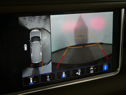 Used 2022 GMC Yukon XL Denali image 32