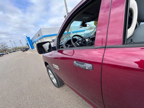 Used 2018 RAM 1500 Express w/ Express Value Package AWD/4WD image 34
