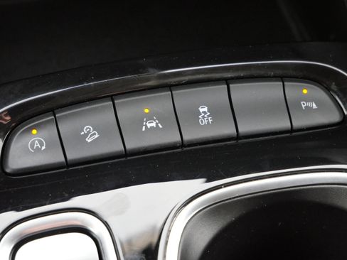 Used 2023 Buick Envision Essence image 28