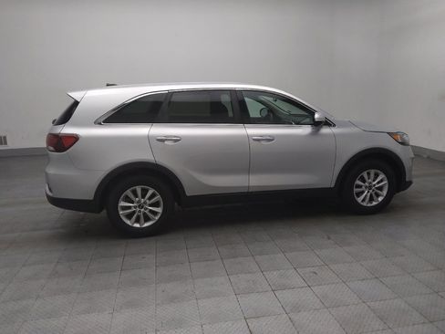 Used 2019 Kia Sorento L image 10