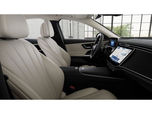 New 2026 Mercedes-Benz E 350 4MATIC Sedan image 4