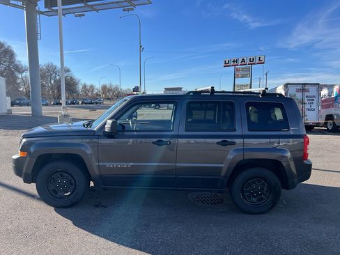 Used 2016 Jeep Patriot Sport image 2