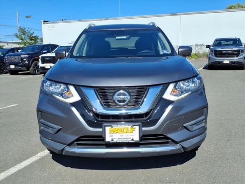 Used 2019 Nissan Rogue SV w/ Premium Package image 2