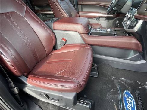 Certified 2024 Ford Expedition Limited image 10