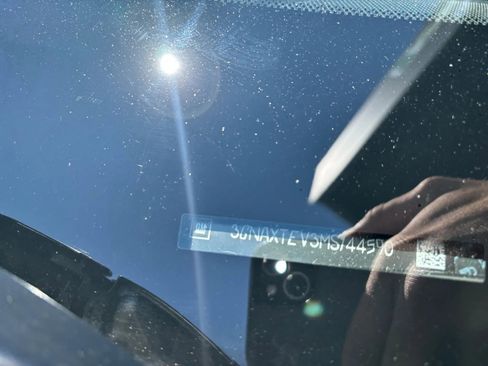 Used 2021 Chevrolet Equinox LT w/ LPO, Cargo Package image 16