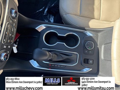 Used 2023 Chevrolet Traverse LT AWD/4WD image 13