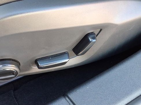 Certified 2025 Volvo S60 B5 Core image 17