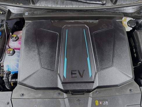 Used 2023 Hyundai Ioniq 5 Limited w/ Cargo Package image 39