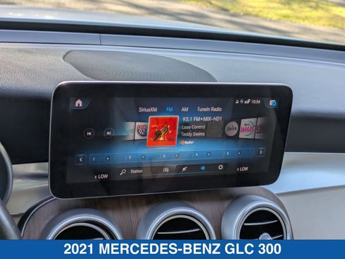 Used 2021 Mercedes-Benz GLC 300 4MATIC image 23