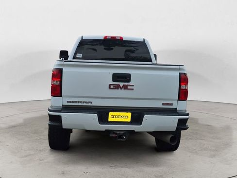 Used 2018 GMC Sierra 2500 SLT w/ Duramax Plus Package AWD/4WD image 4