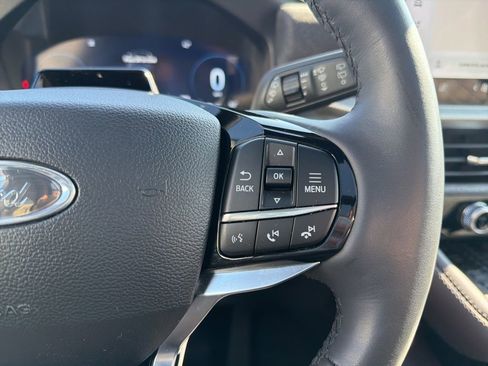 Certified 2025 Ford Explorer Platinum w/ Ultimate Package image 27