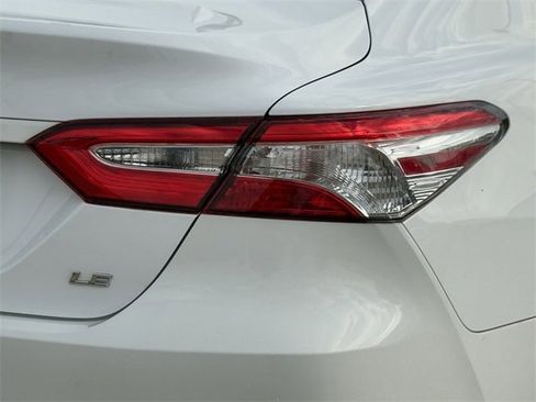 Used 2019 Toyota Camry LE image 6