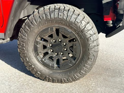 Used 2004 HUMMER H2 AWD/4WD image 9