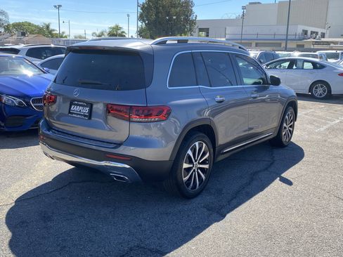 Used 2021 Mercedes-Benz GLB 250 w/ Premium Package image 7