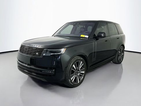 Used 2023 Land Rover Range Rover SE AWD/4WD image 3