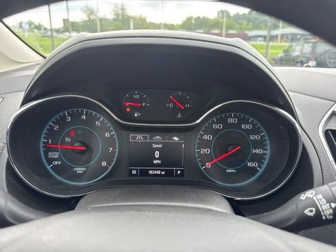 Used 2018 Chevrolet Cruze LT w/ Convenience Package FWD image 20
