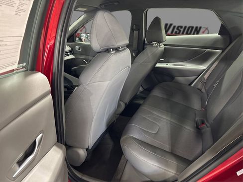 Certified 2025 Hyundai Elantra SE image 10