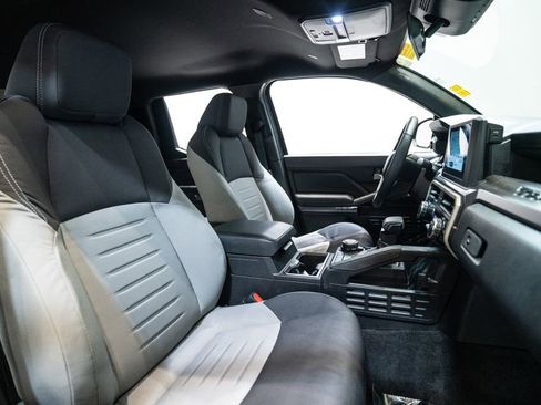 Used 2025 Toyota Tacoma TRD Sport AWD/4WD image 15