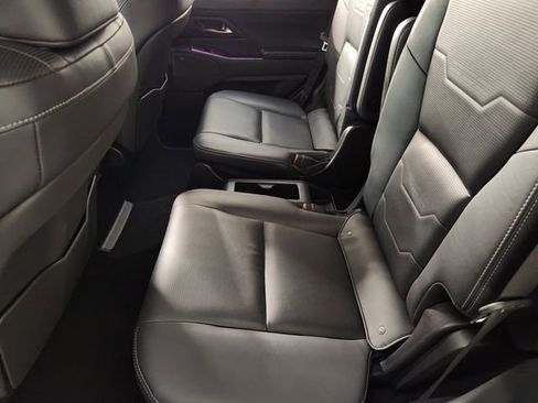 Used 2025 Lexus GX 550 w/ Accessory Package (2T) AWD/4WD image 28