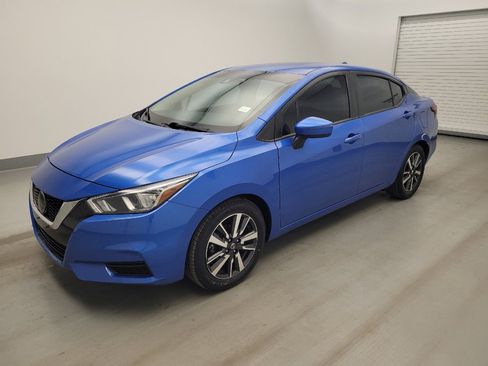 Used 2021 Nissan Versa SV FWD image 2