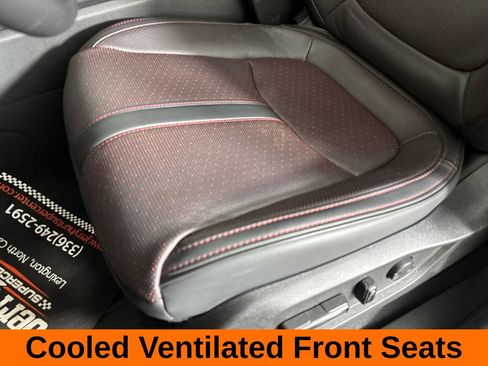 Used 2025 Honda Pilot Black Edition image 16
