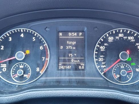 Used 2013 Volkswagen Passat 2.5 SE FWD image 16