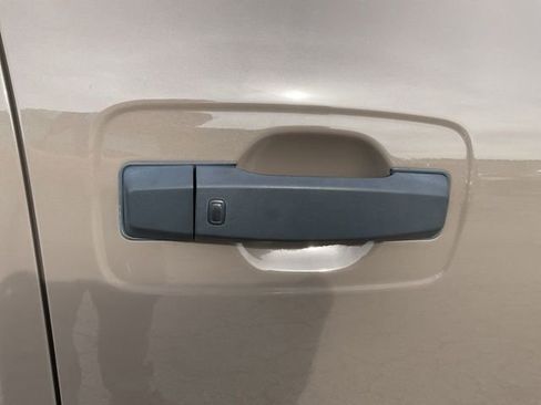 Used 2021 Nissan Titan PRO-4X w/ Pro-4x Convenience Package image 20