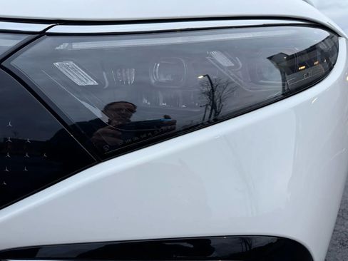 Used 2022 Mercedes-Benz EQS 580 4MATIC Sedan w/ AMG Line Interior image 16