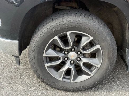 Used 2022 Chevrolet Silverado 1500 LT image 11