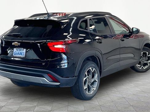 Used 2024 Chevrolet Trax LT w/ Driver Confidence Package FWD image 6