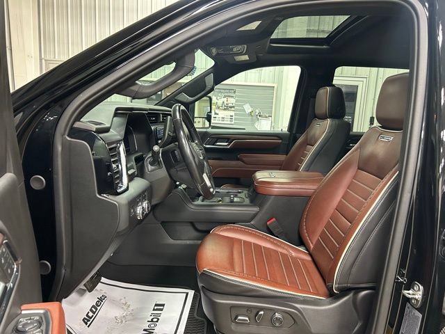 Used 2024 GMC Sierra 3500 Denali Ultimate AWD/4WD image 10