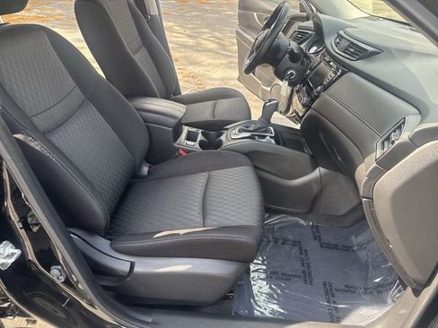 Used 2020 Nissan Rogue S w/ Special Edition Package image 10