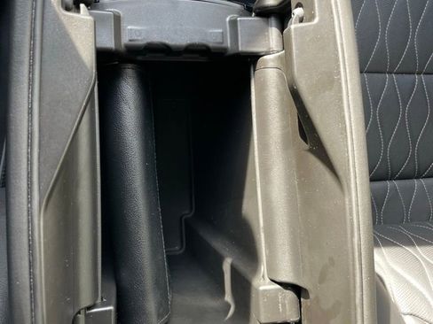 Used 2022 Buick Envision Avenir w/ Premium Seat Package image 21