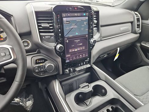 New 2026 RAM 1500 4x4 Crew Cab image 19
