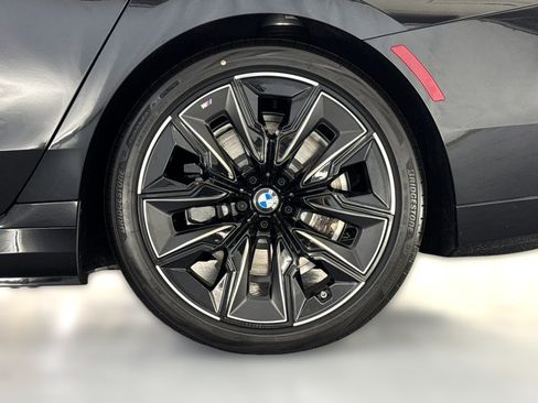 Used 2026 BMW i7 xDrive60 AWD/4WD image 11