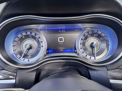 Used 2019 Chrysler 300 Touring L w/ Quick Order Package 22F image 16