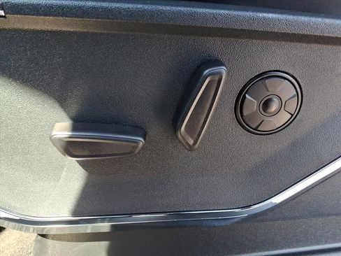 New 2026 Ford F350 Lariat w/ Black Appearance Package image 18