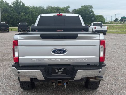 Used 2017 Ford F250 Lariat w/ Lariat Ultimate Package AWD/4WD image 7