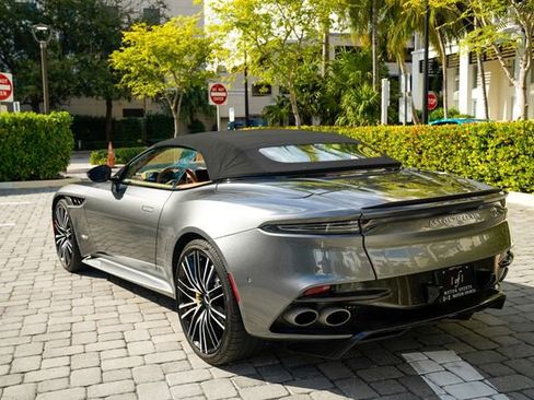 Used 2023 Aston Martin DBS Volante image 58