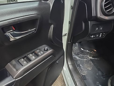Used 2021 Toyota Tacoma TRD Pro AWD/4WD image 27