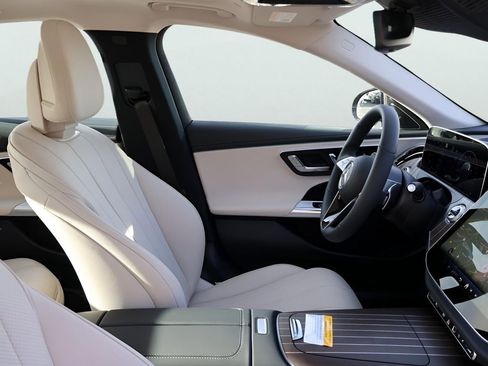 New 2026 Mercedes-Benz E 350 4MATIC Sedan image 10