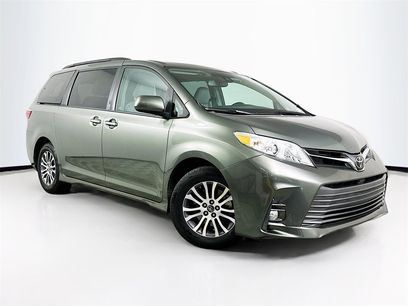 Used 2018 Toyota Sienna XLE