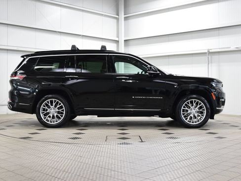Used 2024 Jeep Grand Cherokee L Summit w/ Advanced Protech Group IV AWD/4WD image 9