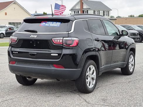 Used 2024 Jeep Compass Latitude AWD/4WD image 3
