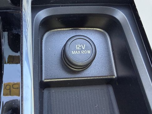 New 2026 Volvo XC60 B5 Ultra w/ Climate Package image 25