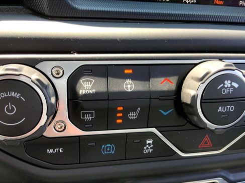 Certified 2022 Jeep Wrangler Unlimited Sahara w/ Cold Weather Group AWD/4WD image 34