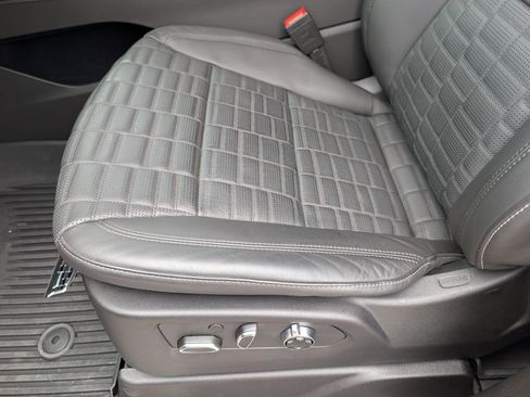 Used 2025 Cadillac Escalade V AWD/4WD image 14